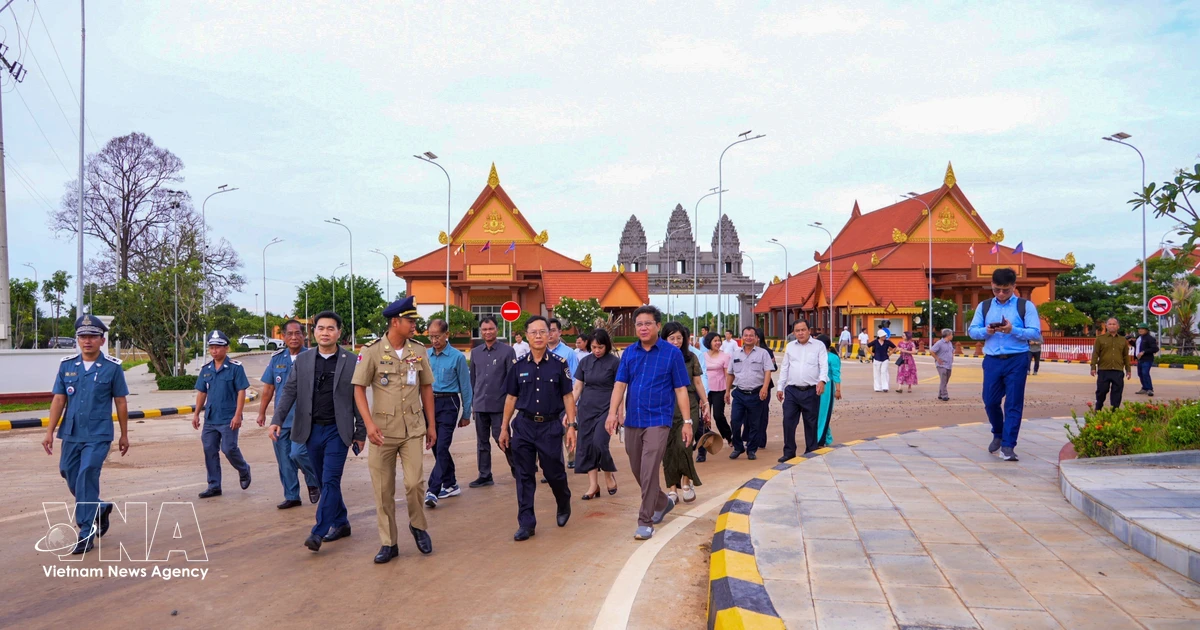 Vietnam, Cambodia survey implementation of cross-border road transport through Tan Nam – Meun Chey border gates