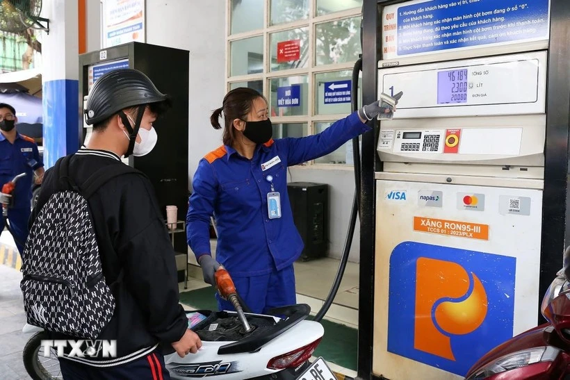 A Petrolimex gas station on Tran Hung Dao street, Ha Noi (Photo: VNA) 