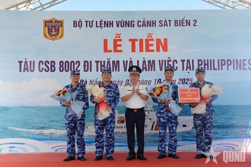 The send-off ceremony for Viet Nam Coast Guard Vessel 8002 in Da Nang city on October 1 (Photo: qdnd.vn)