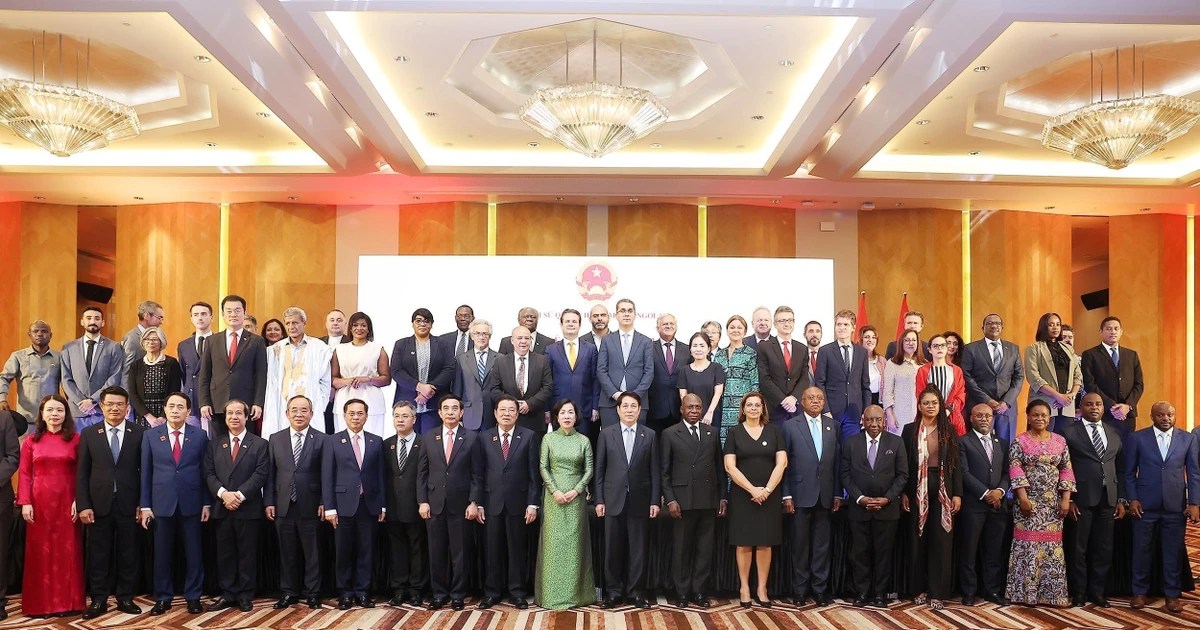 Participants in the ceremony that marks the 50th anniversary of Vietnam-Angola diplomatic relations (November 12, 1975–2025). (Photo: VNA)