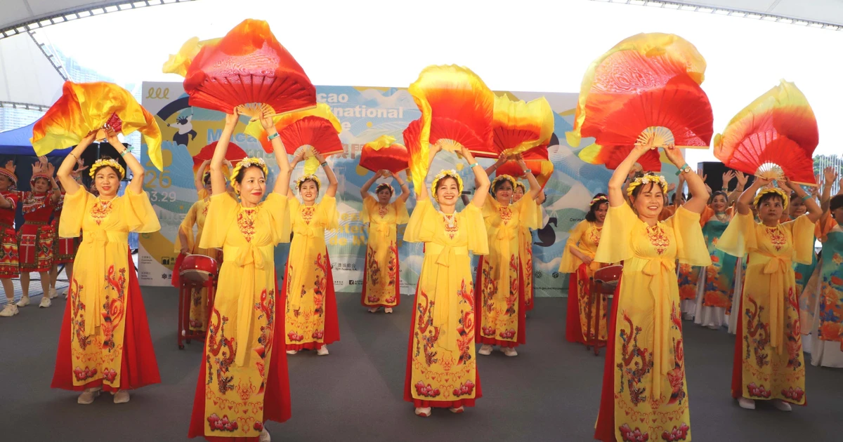 Vietnam makes strong cultural mark at Macau International Parade 2026