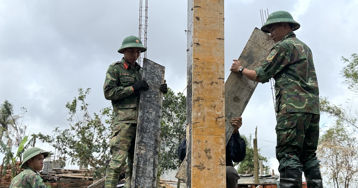 "Quang Trung campaign" races to rebuild homes for disaster-hit residents in central Vietnam