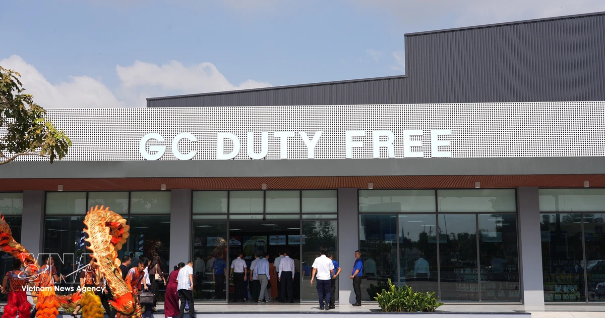 Vietnam pushes outlet, duty-free models to tap tourism, consumption