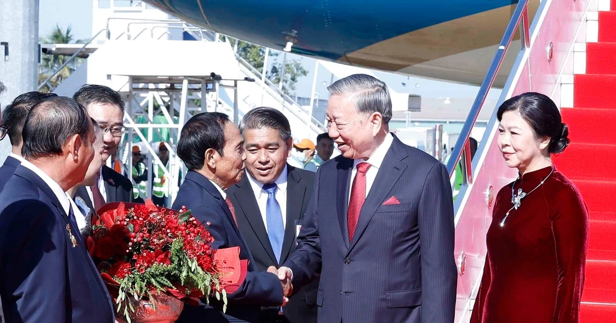 Party General Secretary arrives in Vientiane for state visit to Laos