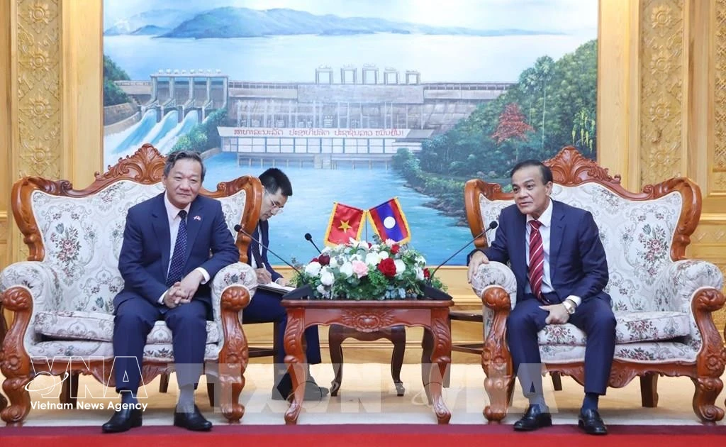Vietnam, Laos seek deeper cooperation between localities