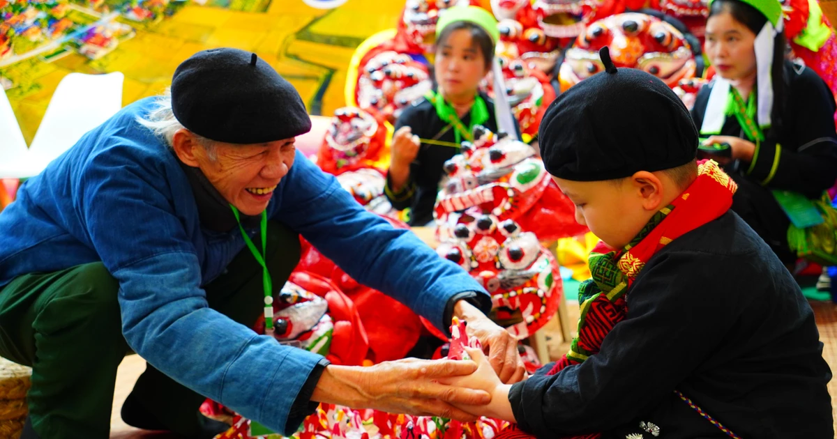 Traditional beauty of ethnic communities showcased at Spring Fair 2026