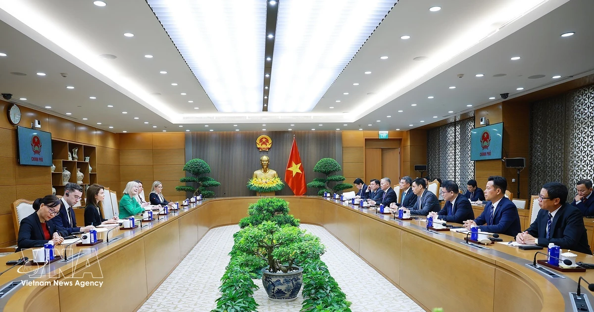 Vietnam wishes to elevate ties with Canada to new level: PM
