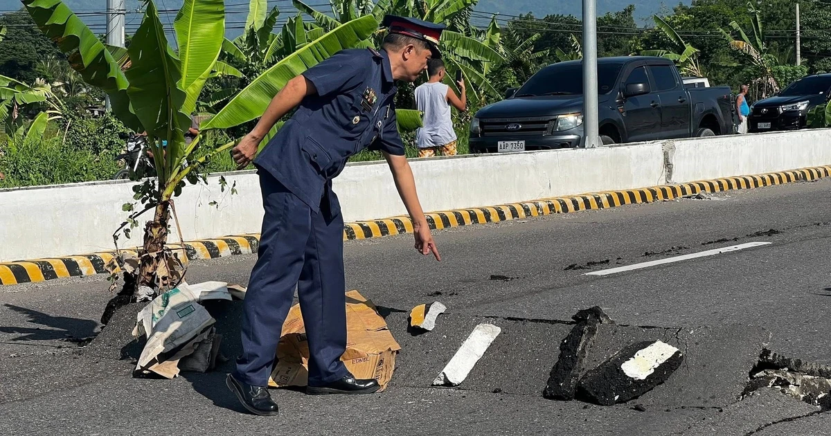 Philippines earthquake leaves initial casualties, triggers tsunami alerts across region