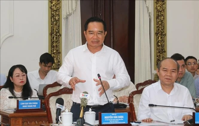 Chairman of the People's Committee of Ho Chi Minh City Nguyen Van Duoc speaks at the meeting. (Photo: VNA)