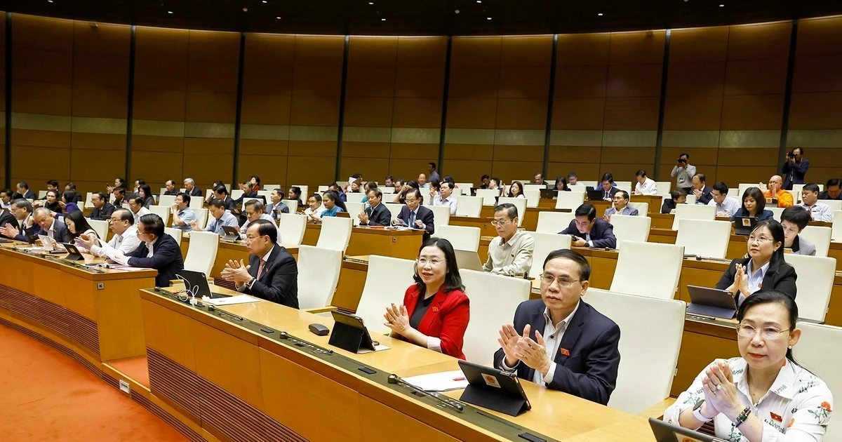 The National Assembly votes to pass the amended Law on Public Employees. (Photo: NA) 