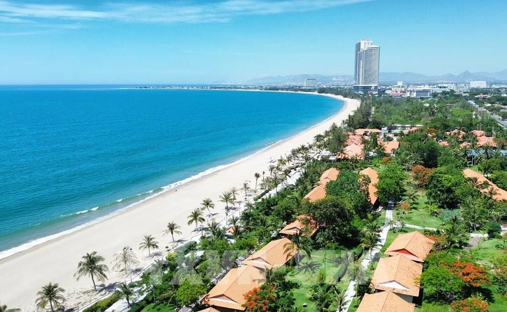The beauty of Ninh Chu – Binh Son beach (Ninh Chu and Dong Hai wards, Khanh Hoa province). (Photo: VNA)