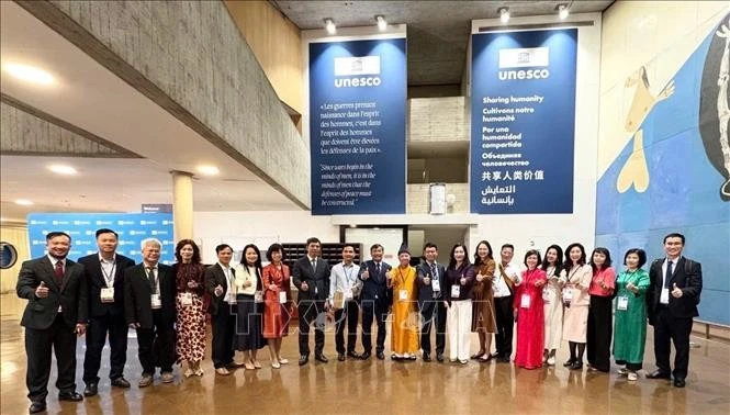 The Vietnamese delegation at the 47th session of UNESCO’s World Heritage Committee in Paris. (Photo: VNA)