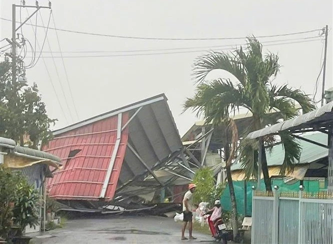 Flights resume at Van Don and Cat Bi int’l airports from noon, July 22 ...