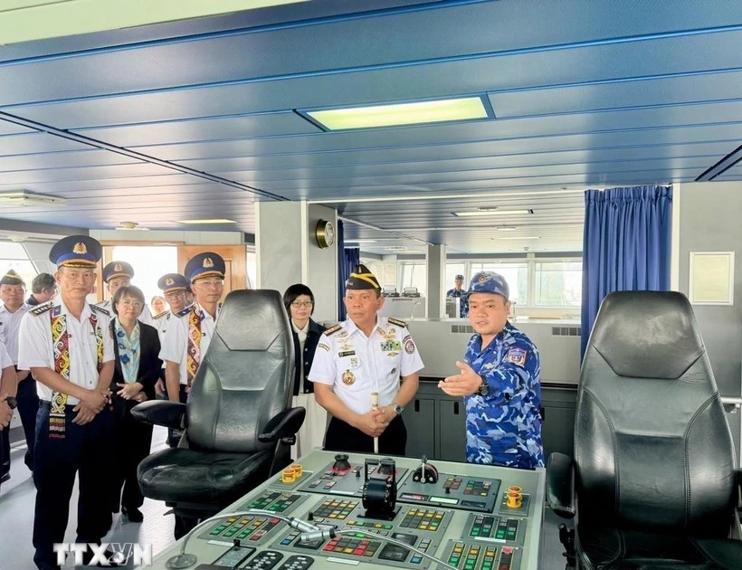 Vietnamese, Indonesian coast guards strengthen cooperation for peace, development