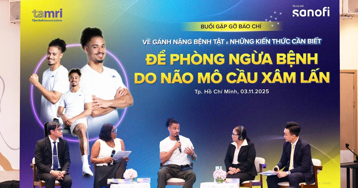 Footballer who lost his leg to meningococcal disease visits Vietnam to share his inspirational journey post disease