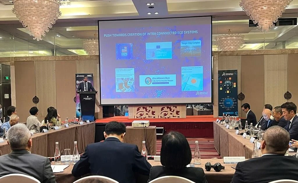 Vietnam, France’s Dassault Systèmes join hands to boost innovation, semiconductor talent