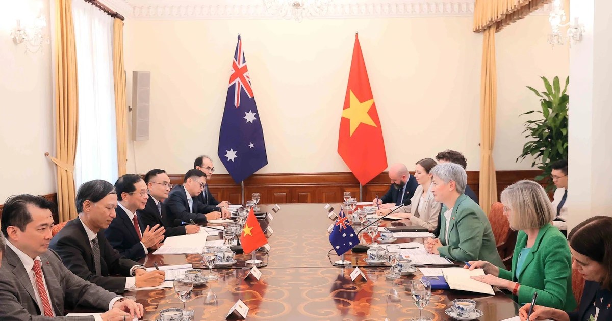 At the talks between Vietnamese Deputy Prime Minister and Minister of Foreign Affairs Bui Thanh Son and Australian Minister for Foreign Affairs Penny Wong in Ha Noi on August 20, 2025 (Photo: VNA)