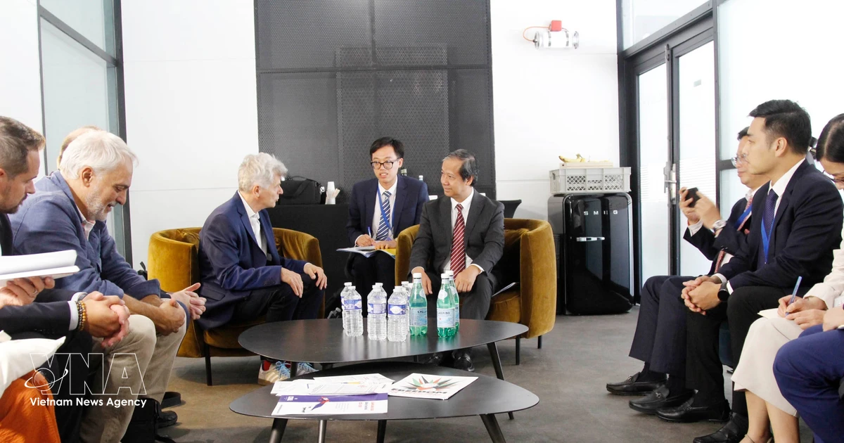 Vietnam attends 40th Congress of French Communist Party