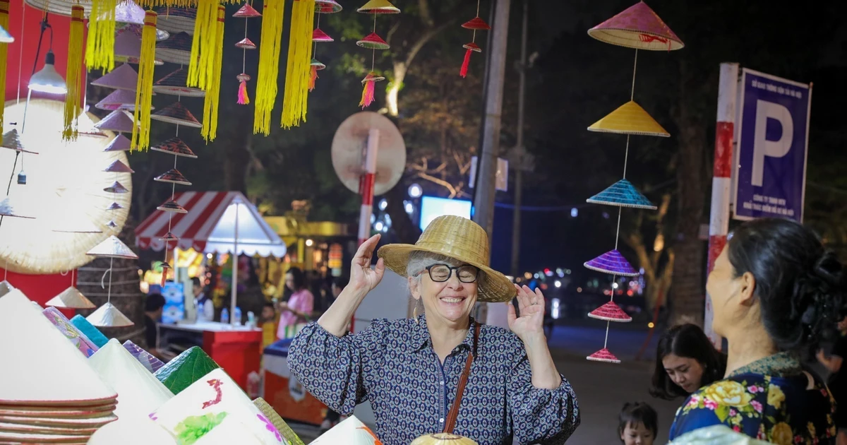 Hanoi serves 560,000 holiday-makers during New Year holiday