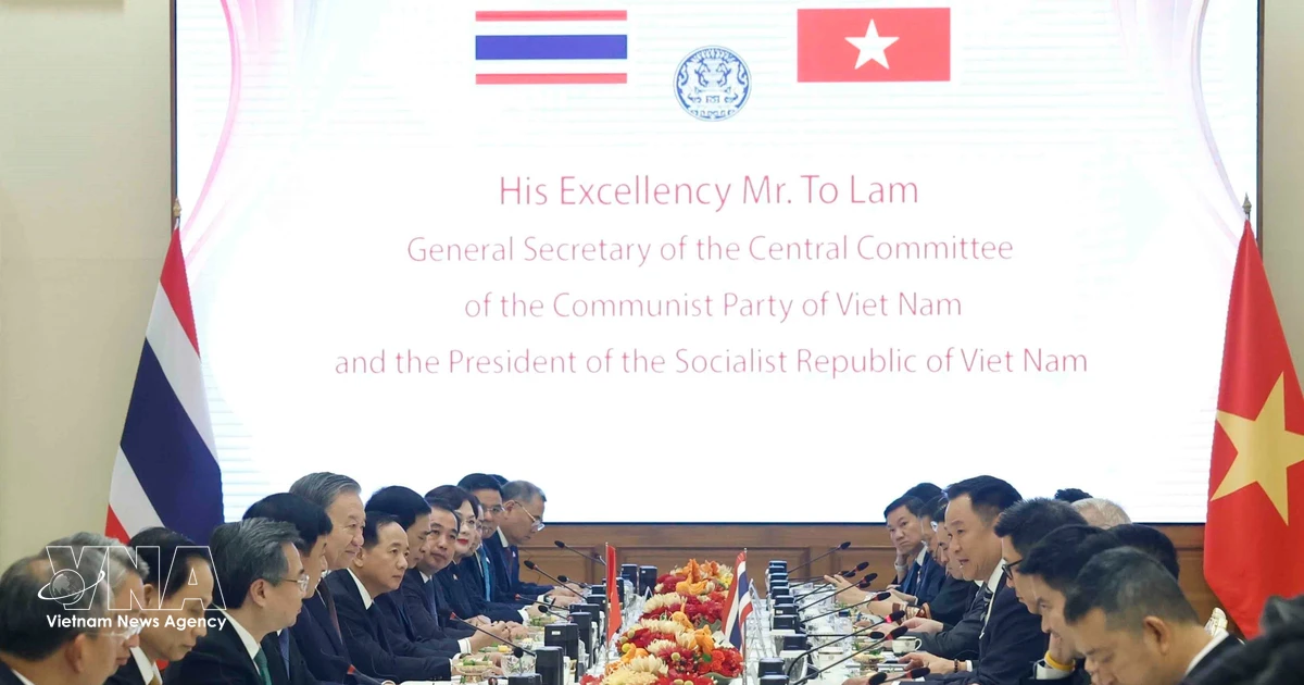 Vietnam’s top leader holds talks with Thailand's Prime Minister in Bangkok