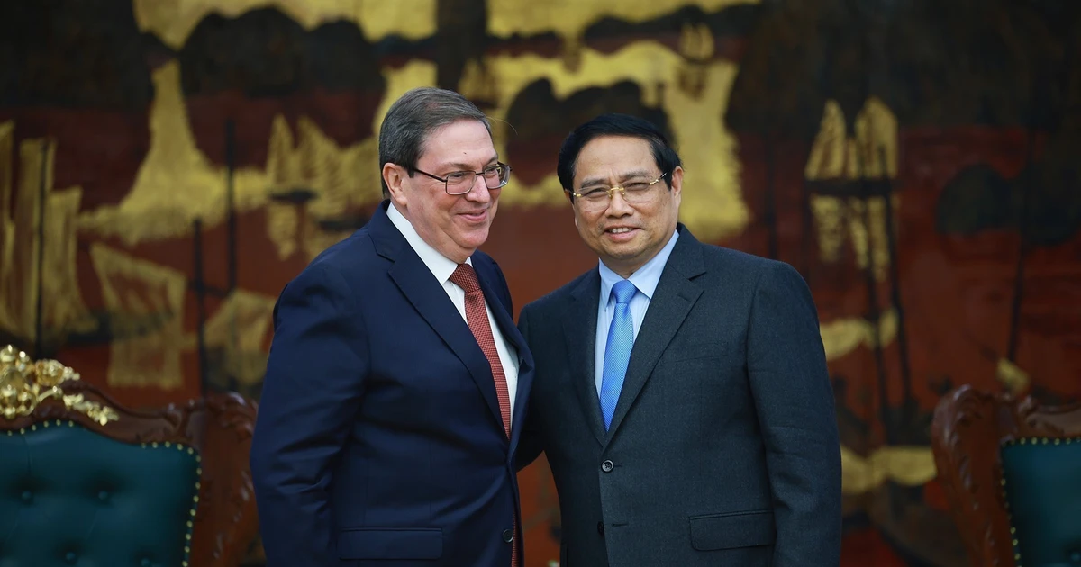 Vietnam willing to share renewal experience with Cuba: PM