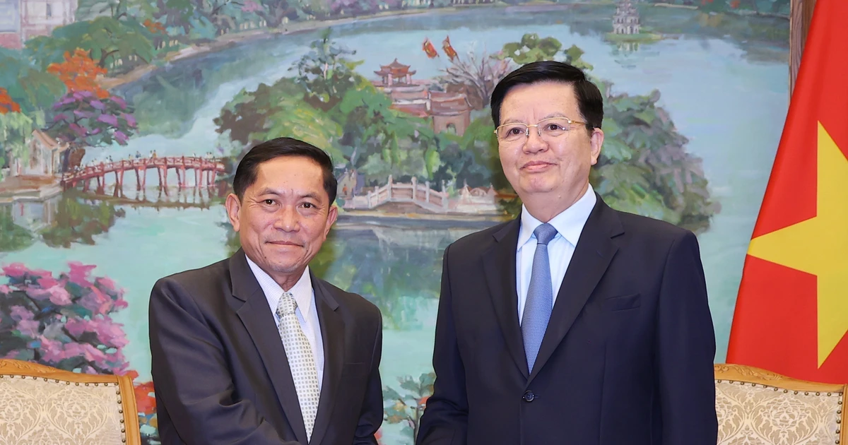 Vietnam, Laos step up press cooperation