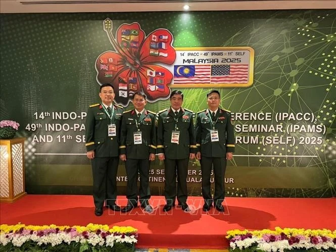 The Vietnamese delegation to the 14th Indo- Pacific Armies Chief Conference (IPACC) (Photo: VNA)