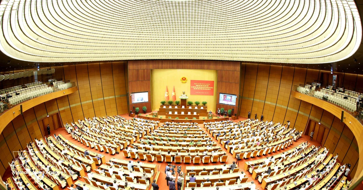 Vietnam shifts from developing marine economy to building strong sea-based nation