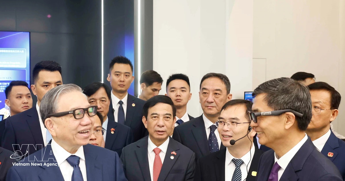 Gallery - Party General Secretary, State President visit China–ASEAN AI cooperation centre | Vietnam+ (VietnamPlus)