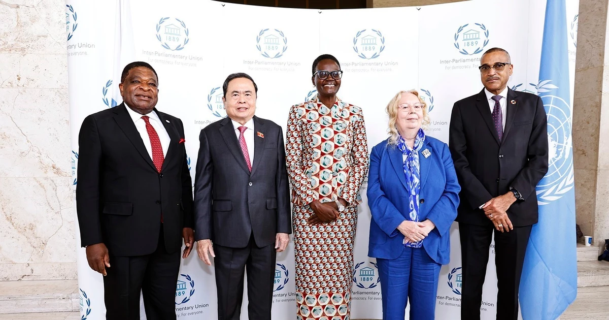 IPU President Tulia Ackson (centre) and IPU Secretary General Martin Chungong (first, left) welcome National Assembly Chairman Tran Thanh Man to the opening ceremony of the 6th World Conference of Speakers of Parliament in Geneva on July 29. (Photo: VNA) 