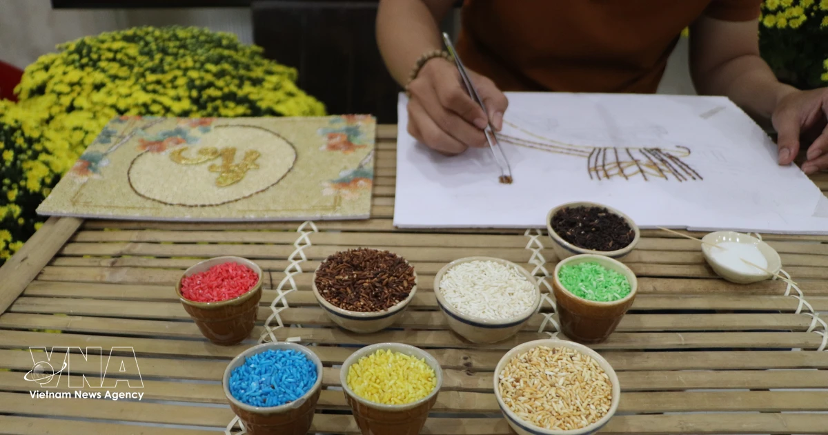 Young Mekong Delta entrepreneur transforms rice grains into artistic masterpieces