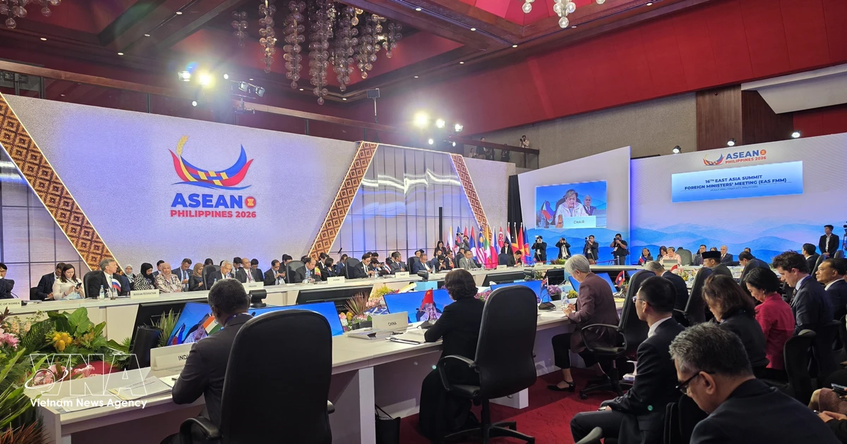 Vietnam urges EAS to step up practical cooperation benefiting people