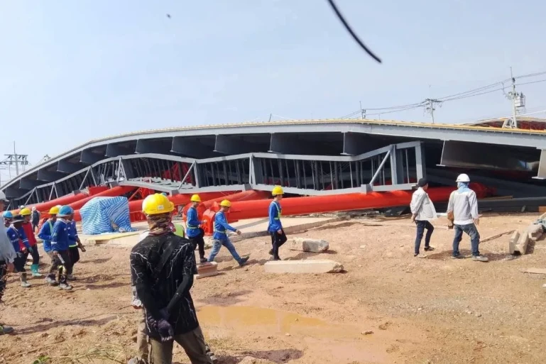 Building collapses in Thailand, four injured