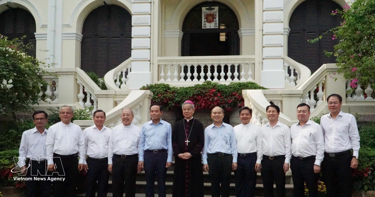 Ho Chi Minh City leaders pay pre-Tet visits to religious establishments