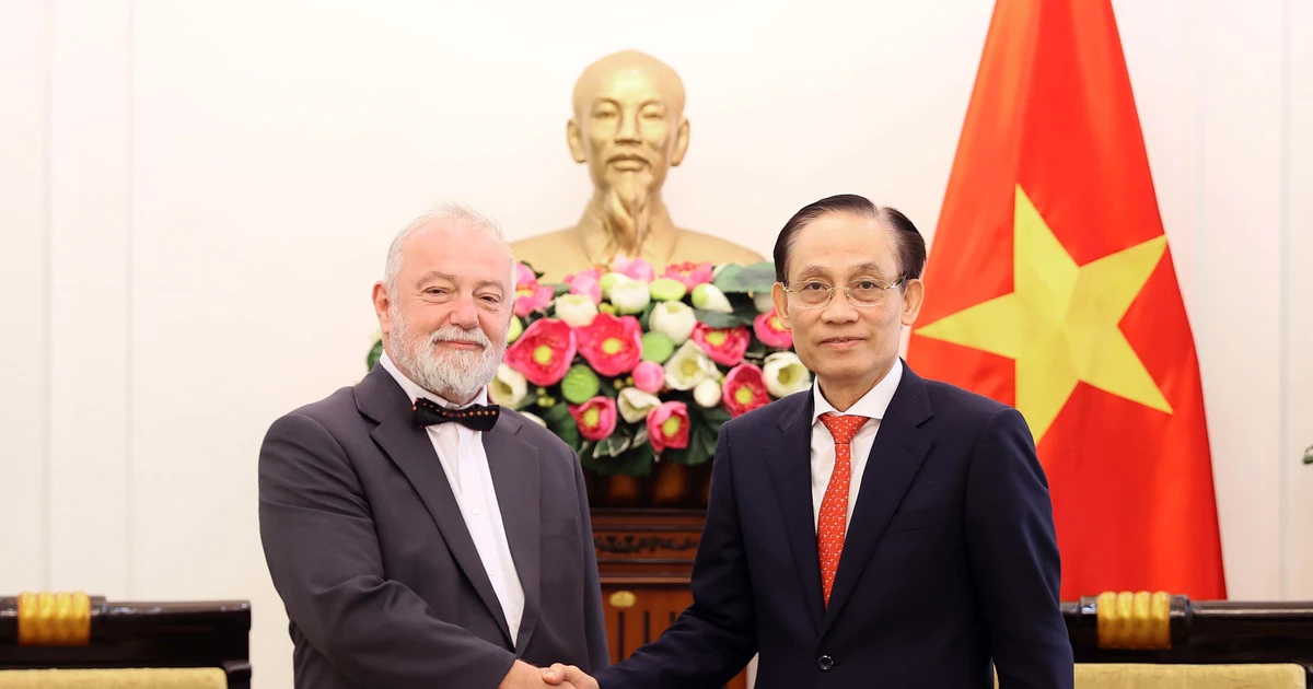 Foreign Minister receives out-going Ambassador of Czech Republic