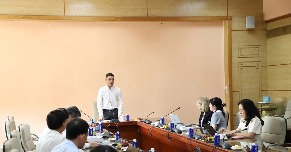 The meeting of the appraisal council to consider the proposal from the Australian Council on Healthcare Standards (Photo: suckhoedoisong.vn)