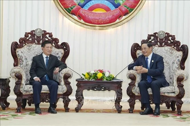 Lao Party, State attach great importance to nurturing special solidarity with Vietnam: PM