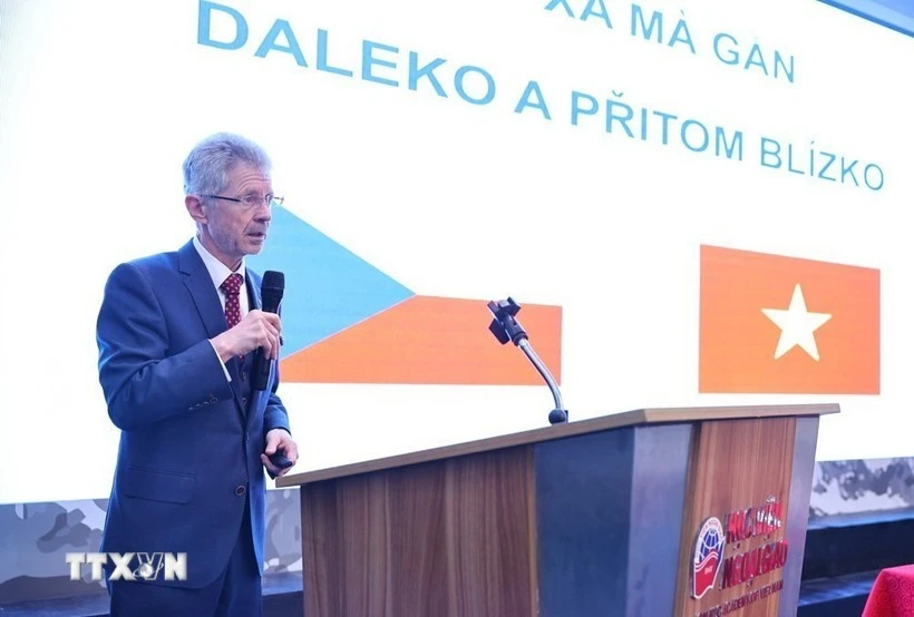 resident of the Senate of the Czech Parliament Milos Vystrcil speaks at the event. (Photo: VNA)