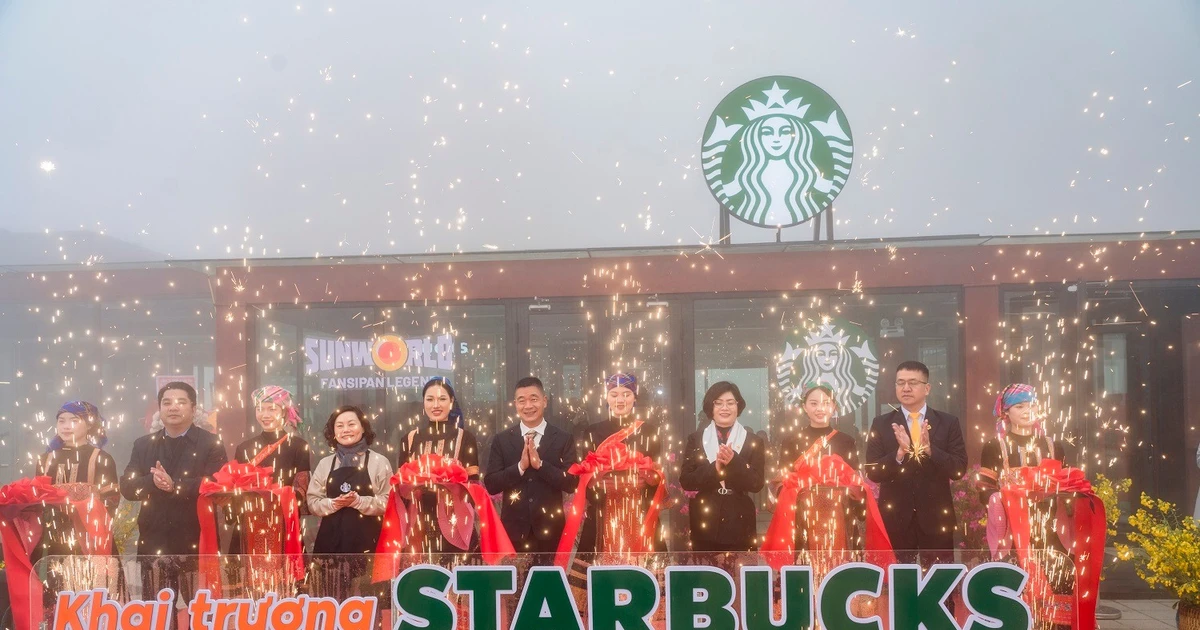 Gallery - Fansipan officially welcomes the highest Starbucks store in Asia | Vietnam+ (VietnamPlus)