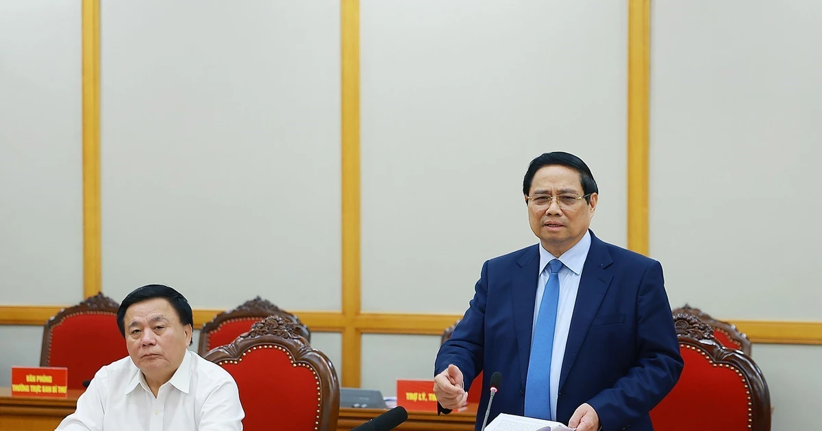 Politburo member and Prime Minister Pham Minh Chinh speaks at the working session. Photo: VNA 