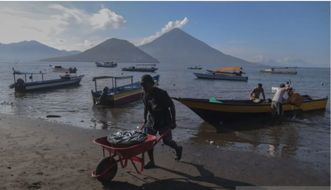 Indonesia expands insurance to fishermen
