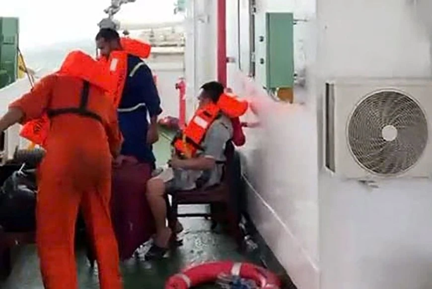 Vietnam, Malaysia team up to save sailors in distress off Malaysian waters
