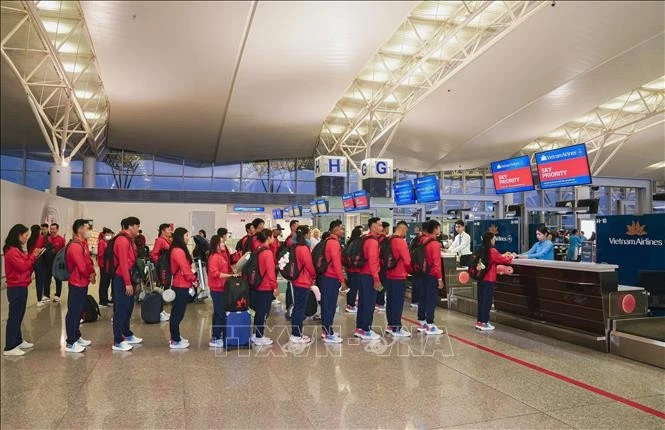 Vietnam Airlines remains official carrier for Vietnamese delegation at regional games