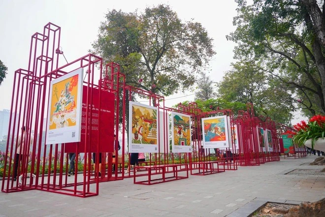 Horse-themed art exhibition draws spring crowds in Hanoi