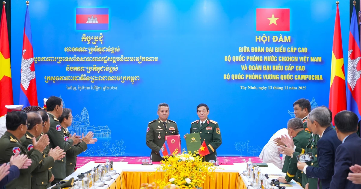 Vietnam, Cambodia vow to strengthen defence cooperation