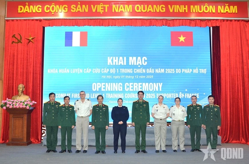 France supports Vietnam in training battlefield first aid for peacekeeping operations