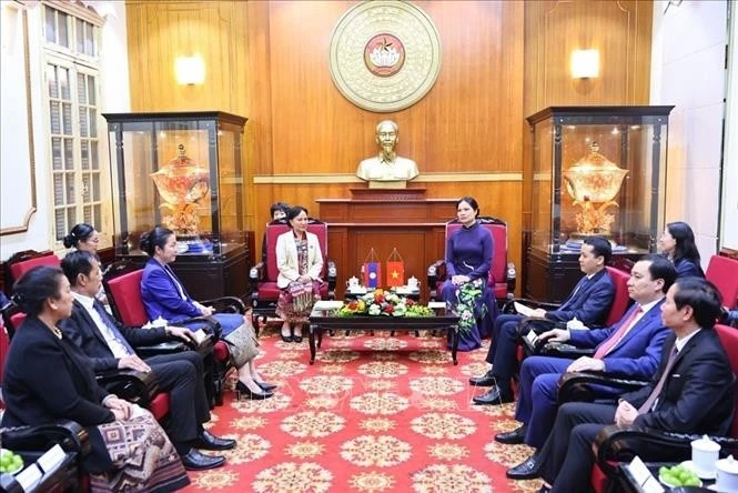 At the meeting between Vice Chairwoman of the Viet Nam Fatherland Front (VFF) Central Committee Ha Thi Nga and Permanent Vice President of the Lao Front for National Construction (LFNC) Central Committee Inlavanh Keobounphanh (Photo: VNA)