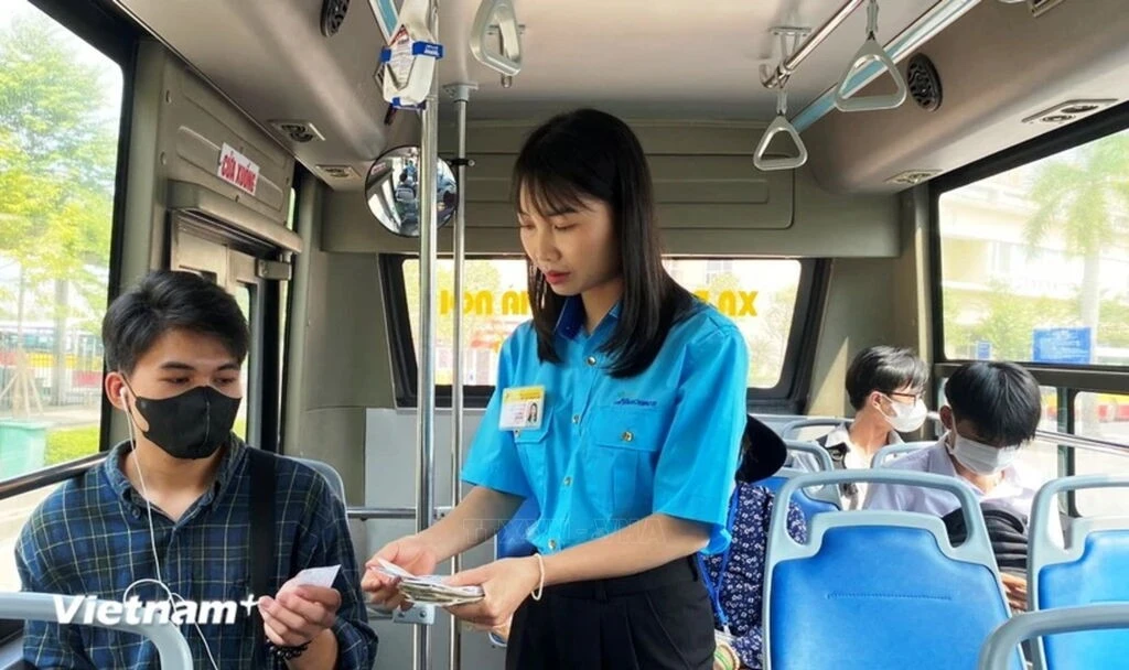 Hanoi to scrap paper monthly bus passes from July 1