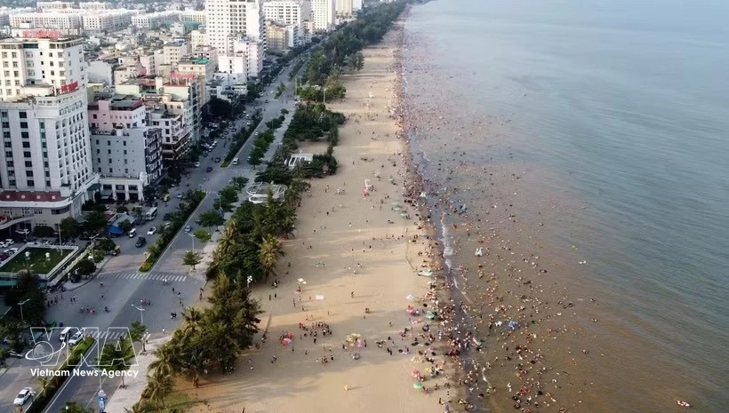 Thanh Hoa Ensures Safe and Culturally Rich Beach Tourism Season