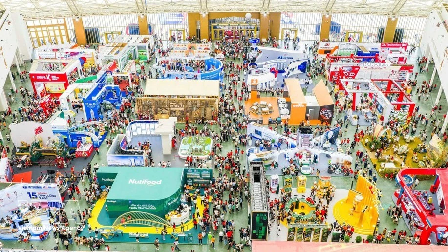 Spring Fair Location Spring Fair – Where Tet goods from across Vietnam come together